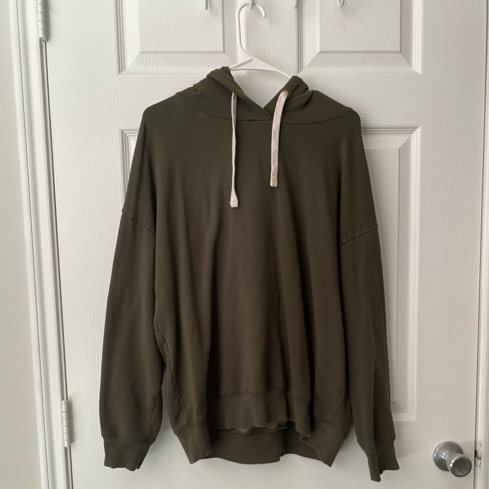 Size L olive sweatshirt